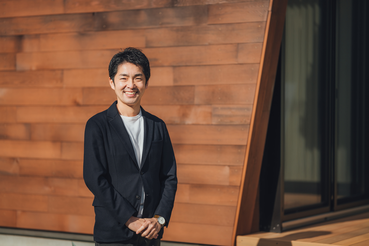 代表取締役社長　山成 俊文